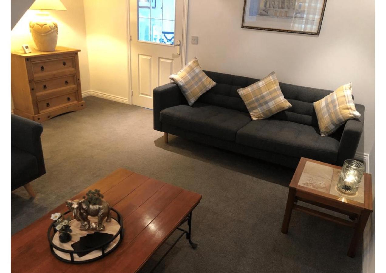 Perfectly Placed 3 Bed In A Peaceful Close Darlington (Durham)