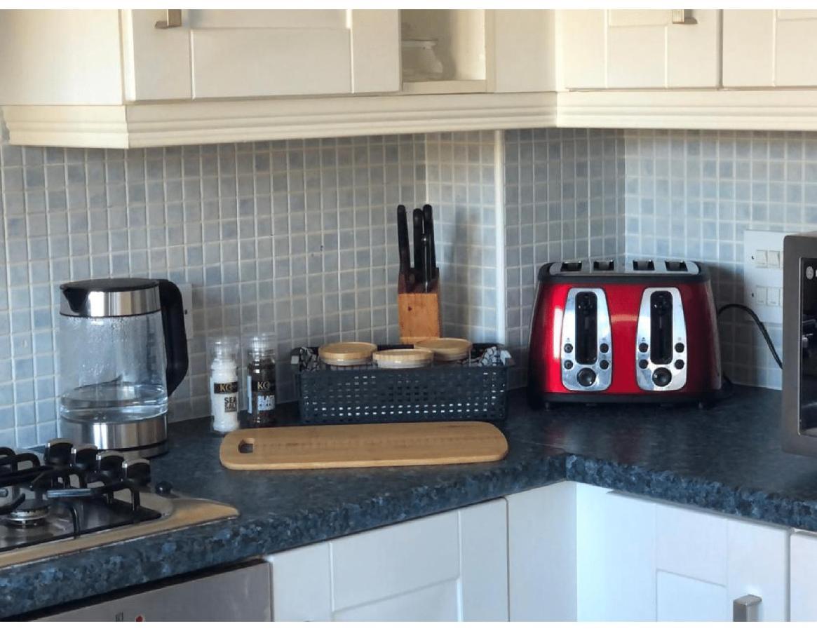 Perfectly Placed 3 Bed In A Peaceful Close Holiday home *
