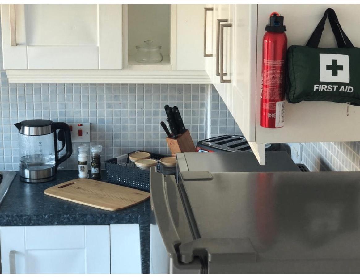 Perfectly Placed 3 Bed In A Peaceful Close Holiday home *