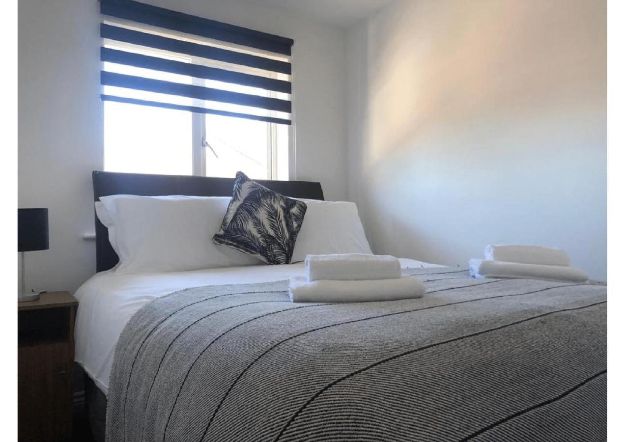 Perfectly Placed 3 Bed In A Peaceful Close Holiday home